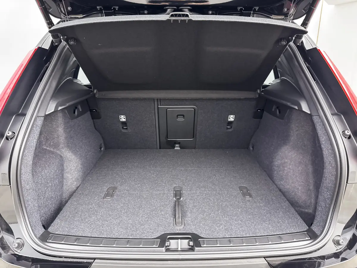 Single Motor Ext. Range Ultra Bl. Ed. Eur. 82 kWh | 20" | Leder/Nubuck | Getint Glas | Panoramadak | Harman Kardon | Elektr. verst. Stoelen | 360 Camera | Warmtepomp