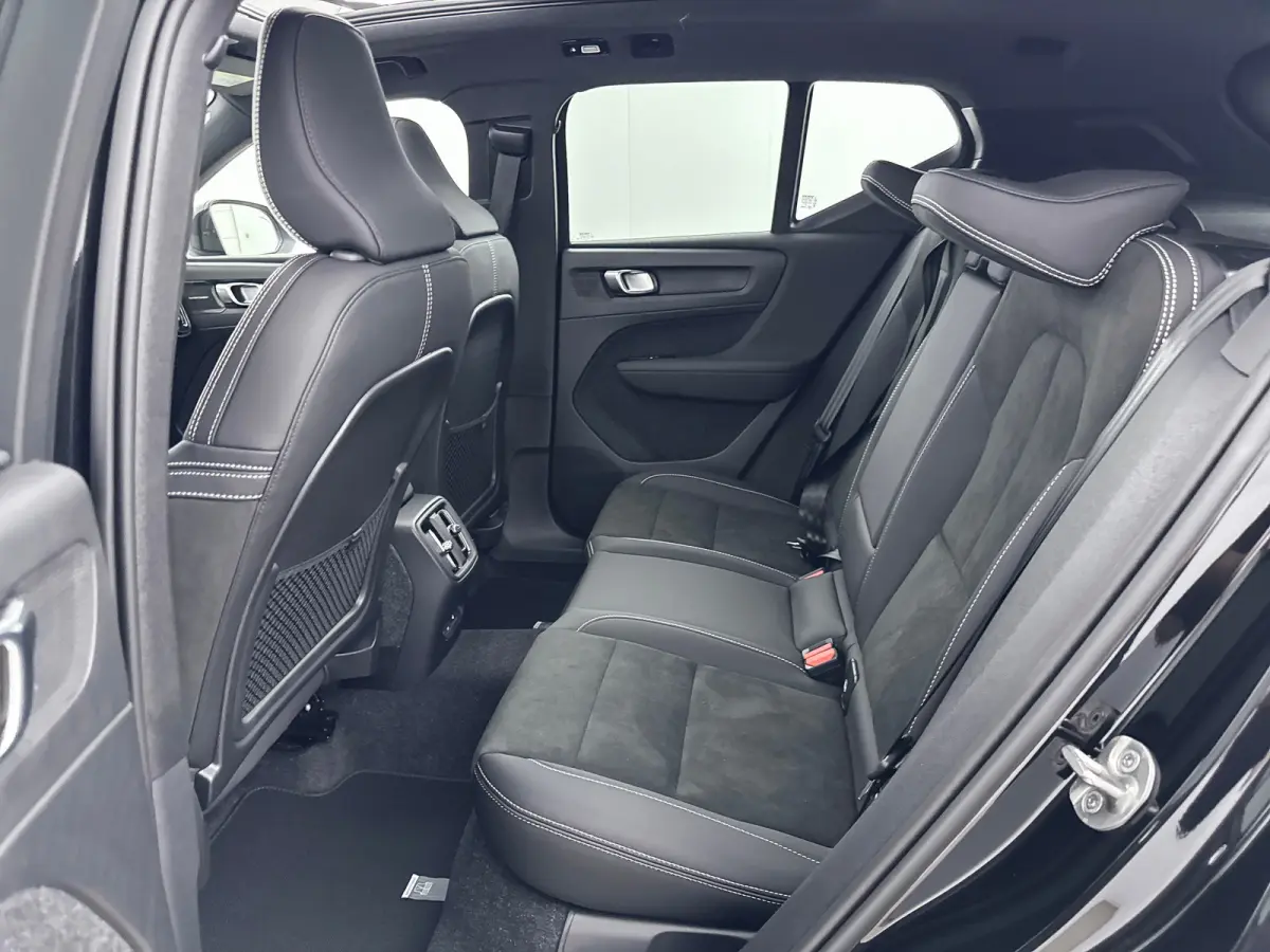 Single Motor Ext. Range Ultra Bl. Ed. Eur. 82 kWh | 20" | Leder/Nubuck | Getint Glas | Panoramadak | Harman Kardon | Elektr. verst. Stoelen | 360 Camera | Warmtepomp