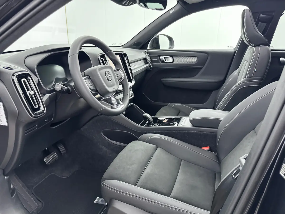 Single Motor Ext. Range Ultra Bl. Ed. Eur. 82 kWh | 20" | Leder/Nubuck | Getint Glas | Panoramadak | Harman Kardon | Elektr. verst. Stoelen | 360 Camera | Warmtepomp