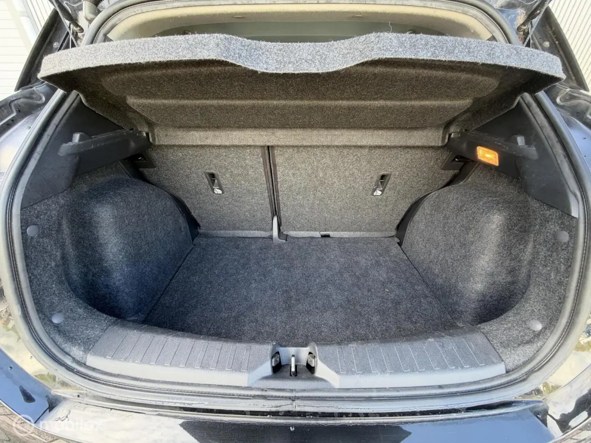 0.9 IG-T Tekna 2018 / Climate / Camera / keyless / Navigatie / NAP