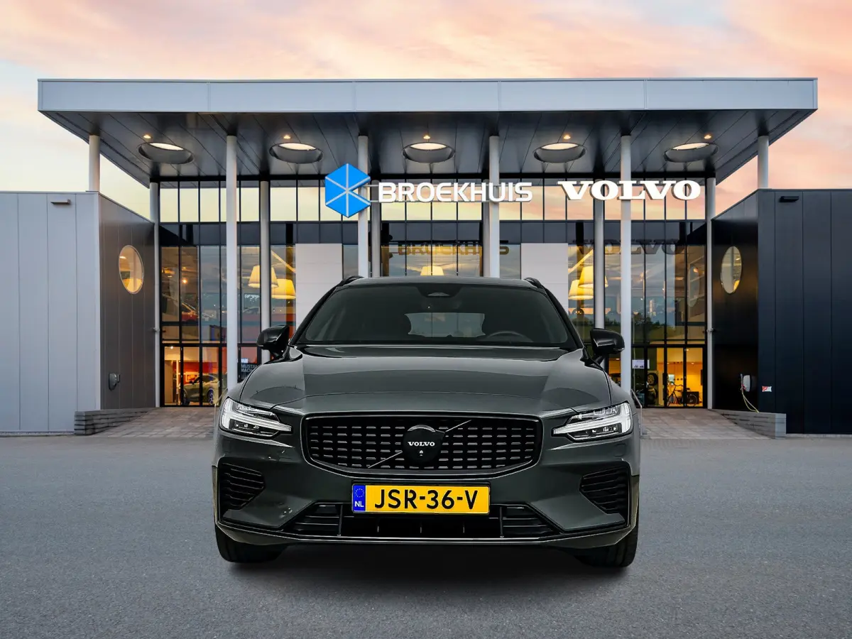 T8 Recharge Ultra Dark | 19" | Panoramadak | Elektr. verst. Sportstoelen | Head-Up | 360 Camera | Full LED | Harman Kardon | Stoel/Stuur/Achterbankverwarming