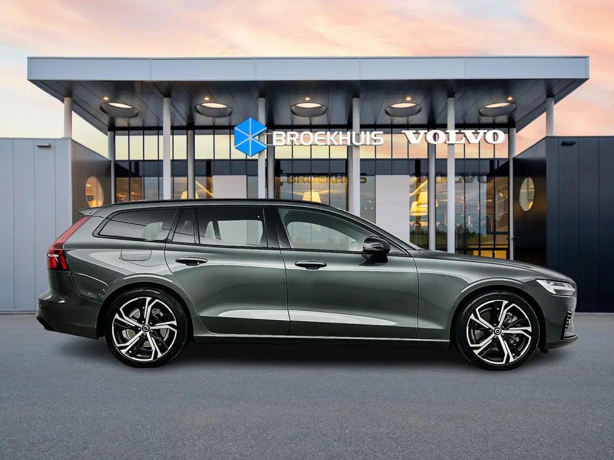 T8 Recharge Ultra Dark | 19" | Panoramadak | Elektr. verst. Sportstoelen | Head-Up | 360 Camera | Full LED | Harman Kardon | Stoel/Stuur/Achterbankverwarming