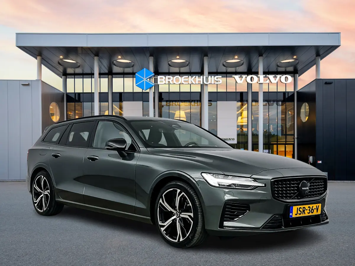 T8 Recharge Ultra Dark | 19" | Panoramadak | Elektr. verst. Sportstoelen | Head-Up | 360 Camera | Full LED | Harman Kardon | Stoel/Stuur/Achterbankverwarming