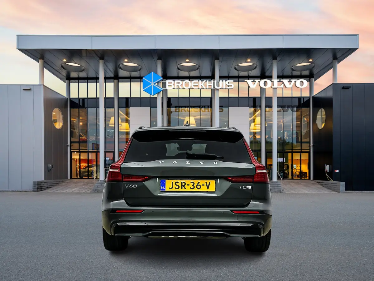 T8 Recharge Ultra Dark | 19" | Panoramadak | Elektr. verst. Sportstoelen | Head-Up | 360 Camera | Full LED | Harman Kardon | Stoel/Stuur/Achterbankverwarming
