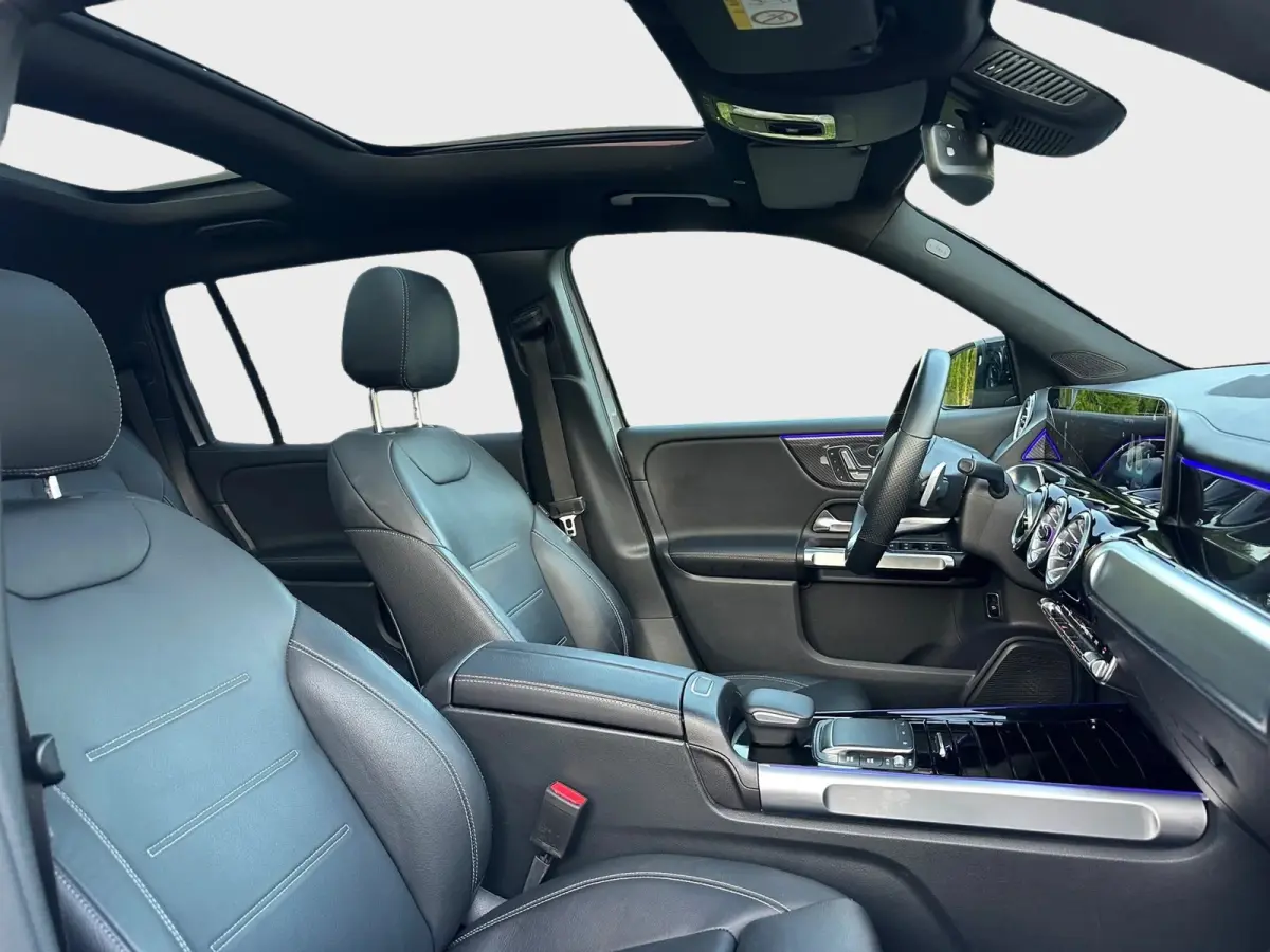 200 AMG Line Panoramadak Nightpakket Elektrisch wegklapbare trekhaak 7-Persoons Multibeam LED 19” AMG Velgen