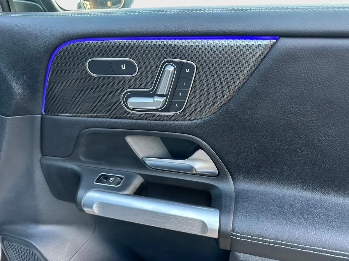 200 AMG Line Panoramadak Nightpakket Elektrisch wegklapbare trekhaak 7-Persoons Multibeam LED 19” AMG Velgen