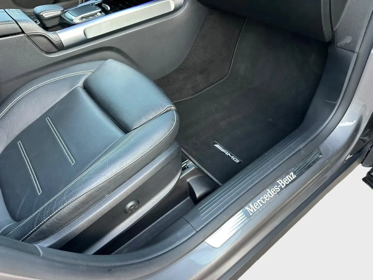 200 AMG Line Panoramadak Nightpakket Elektrisch wegklapbare trekhaak 7-Persoons Multibeam LED 19” AMG Velgen