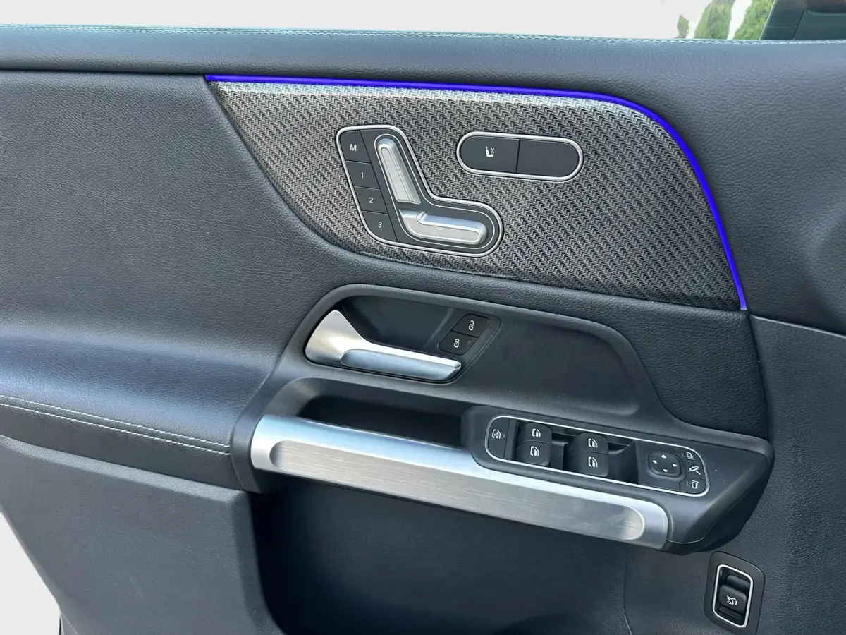 200 AMG Line Panoramadak Nightpakket Elektrisch wegklapbare trekhaak 7-Persoons Multibeam LED 19” AMG Velgen