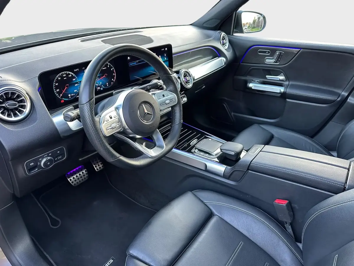200 AMG Line Panoramadak Nightpakket Elektrisch wegklapbare trekhaak 7-Persoons Multibeam LED 19” AMG Velgen