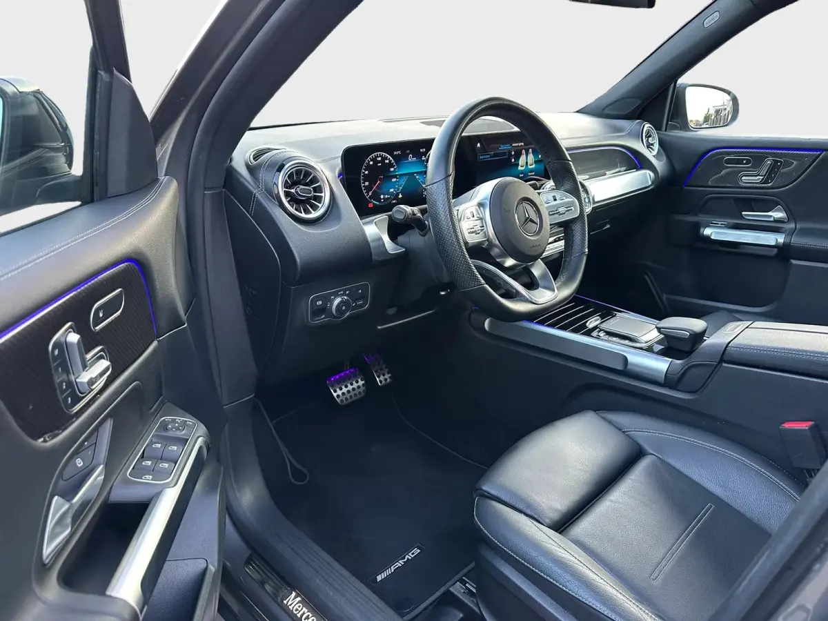 200 AMG Line Panoramadak Nightpakket Elektrisch wegklapbare trekhaak 7-Persoons Multibeam LED 19” AMG Velgen
