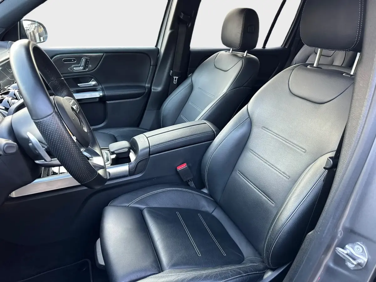 200 AMG Line Panoramadak Nightpakket Elektrisch wegklapbare trekhaak 7-Persoons Multibeam LED 19” AMG Velgen