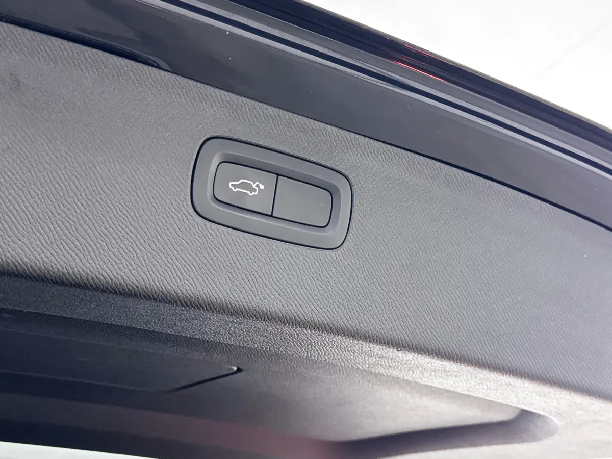T8 Recharge Inscription | 22" | Luchtvering | Bowers & Wilkins | Geventileerd Nappa | Head-Up | Trekhaak | Leder Dashboard & Dakhemel | Panoramadak |