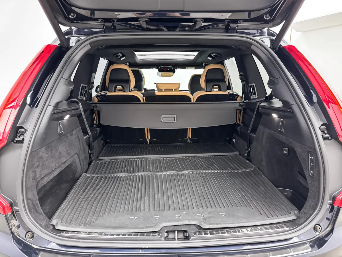 T8 Recharge Inscription | 22" | Luchtvering | Bowers & Wilkins | Geventileerd Nappa | Head-Up | Trekhaak | Leder Dashboard & Dakhemel | Panoramadak |