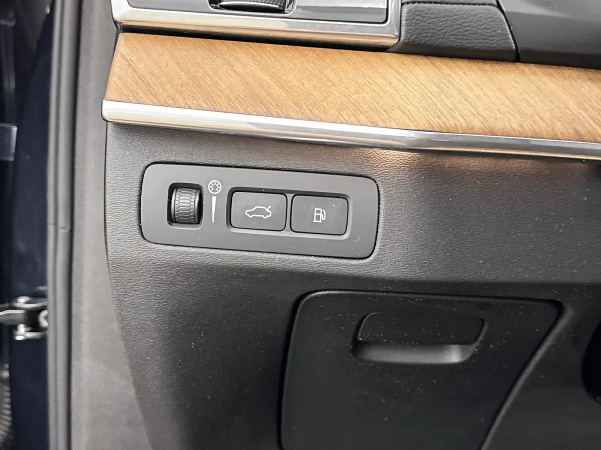 T8 Recharge Inscription | 22" | Luchtvering | Bowers & Wilkins | Geventileerd Nappa | Head-Up | Trekhaak | Leder Dashboard & Dakhemel | Panoramadak |