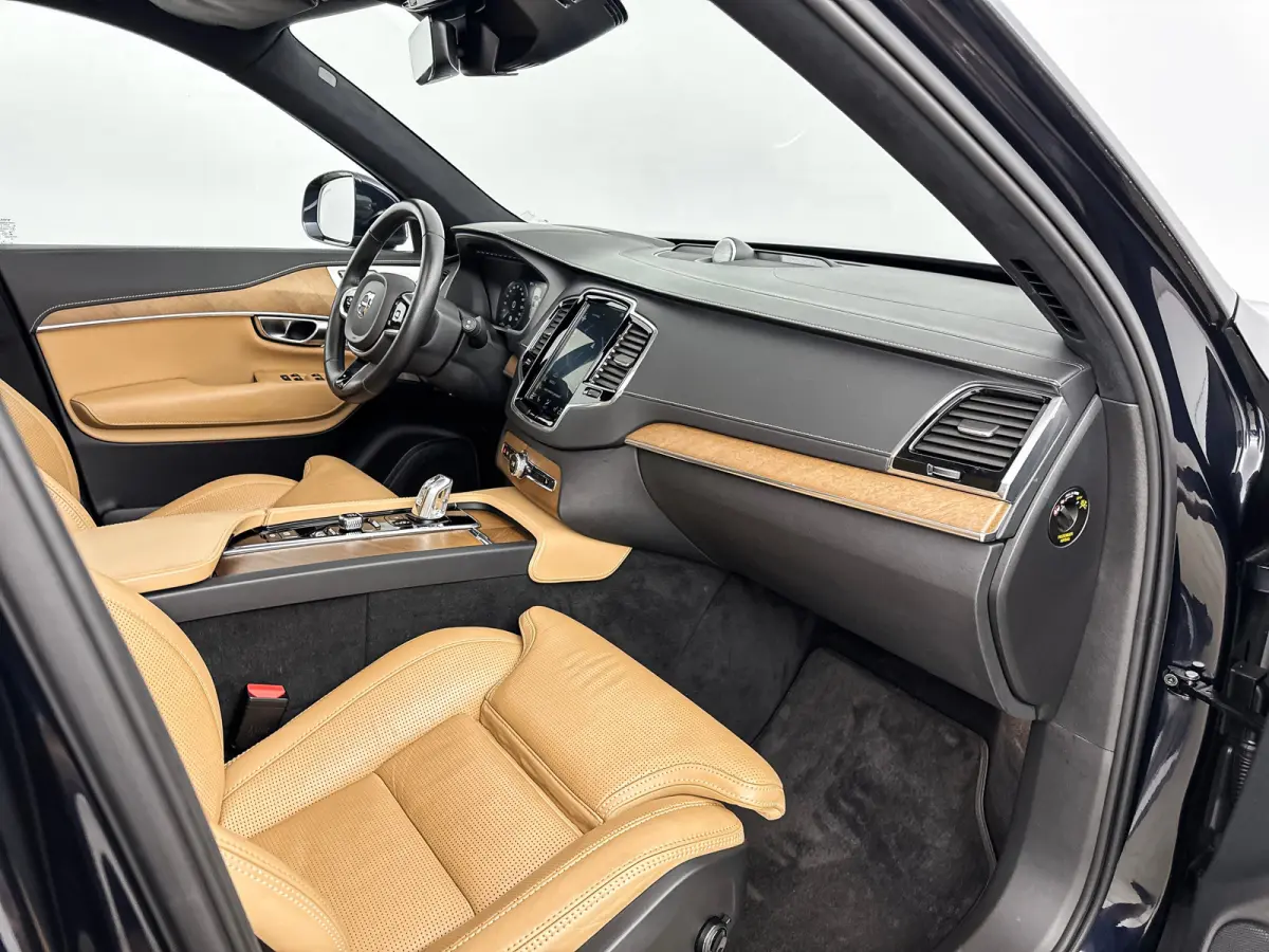 T8 Recharge Inscription | 22" | Luchtvering | Bowers & Wilkins | Geventileerd Nappa | Head-Up | Trekhaak | Leder Dashboard & Dakhemel | Panoramadak |