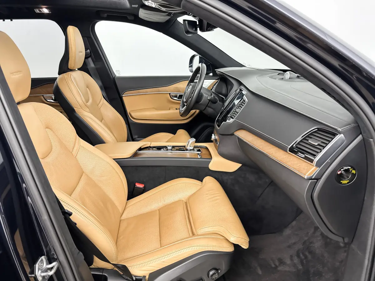 T8 Recharge Inscription | 22" | Luchtvering | Bowers & Wilkins | Geventileerd Nappa | Head-Up | Trekhaak | Leder Dashboard & Dakhemel | Panoramadak |