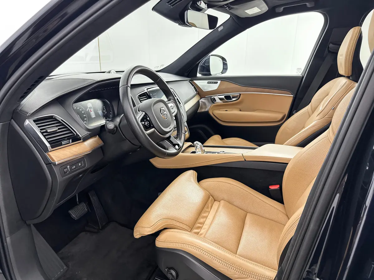 T8 Recharge Inscription | 22" | Luchtvering | Bowers & Wilkins | Geventileerd Nappa | Head-Up | Trekhaak | Leder Dashboard & Dakhemel | Panoramadak |