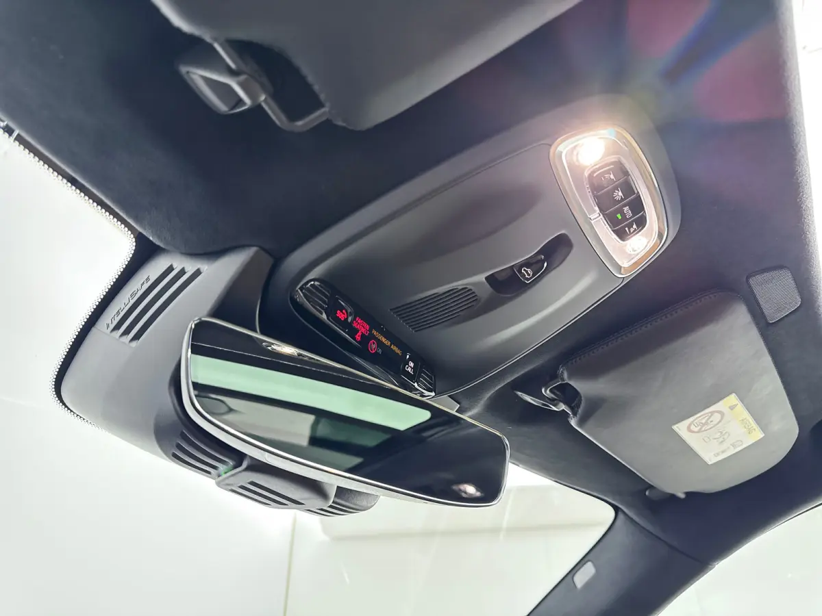 T8 Recharge Inscription | 22" | Luchtvering | Bowers & Wilkins | Geventileerd Nappa | Head-Up | Trekhaak | Leder Dashboard & Dakhemel | Panoramadak |