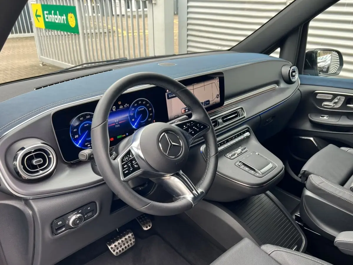 300 L2 AVANTGARDE ** LED, NAVI+, LEDER, BURM, STOELVENT, LUCHTVERING, 18-inch LMV ** 40k onder NP - ex. MB-AG ** ** INFORMEER OOK NAAR ONZE AANTREKKELIJKE FINANCIAL-LEASE TARIEVEN **