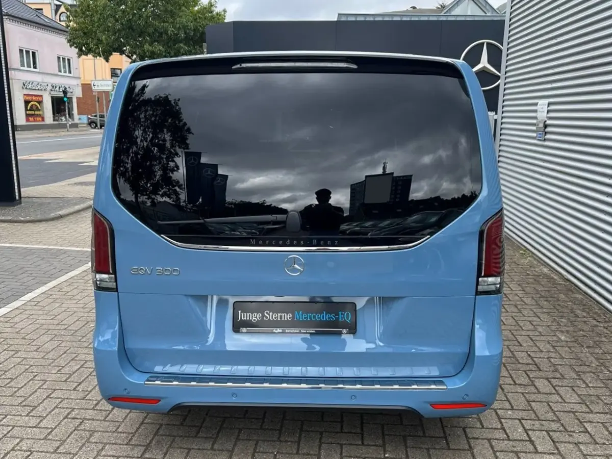 300 L2 AVANTGARDE ** LED, NAVI+, LEDER, BURM, STOELVENT, LUCHTVERING, 18-inch LMV ** 40k onder NP - ex. MB-AG ** ** INFORMEER OOK NAAR ONZE AANTREKKELIJKE FINANCIAL-LEASE TARIEVEN **