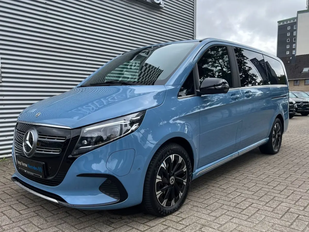 300 L2 AVANTGARDE ** LED, NAVI+, LEDER, BURM, STOELVENT, LUCHTVERING, 18-inch LMV ** 40k onder NP - ex. MB-AG ** ** INFORMEER OOK NAAR ONZE AANTREKKELIJKE FINANCIAL-LEASE TARIEVEN **