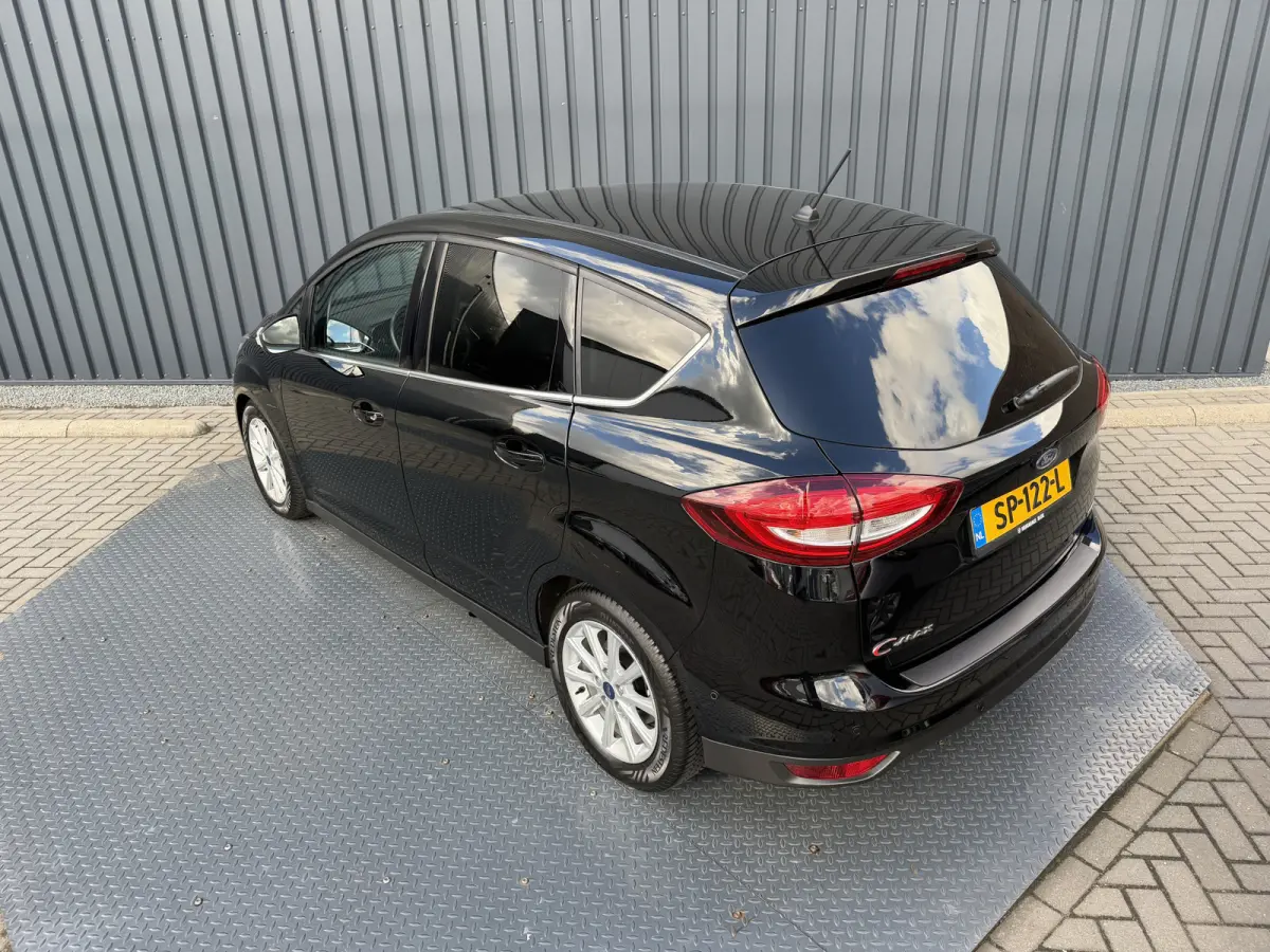 1.5 Titanium | Automaat | Nieuwe distributieriem | 12 mnd. BOVAG Garantie | Rijklaar!!!
