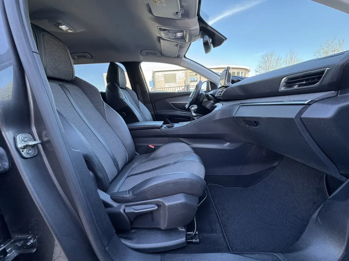 1.2 PureTech Blue Lease Allure 7 Persoons Carplay Navi Camera