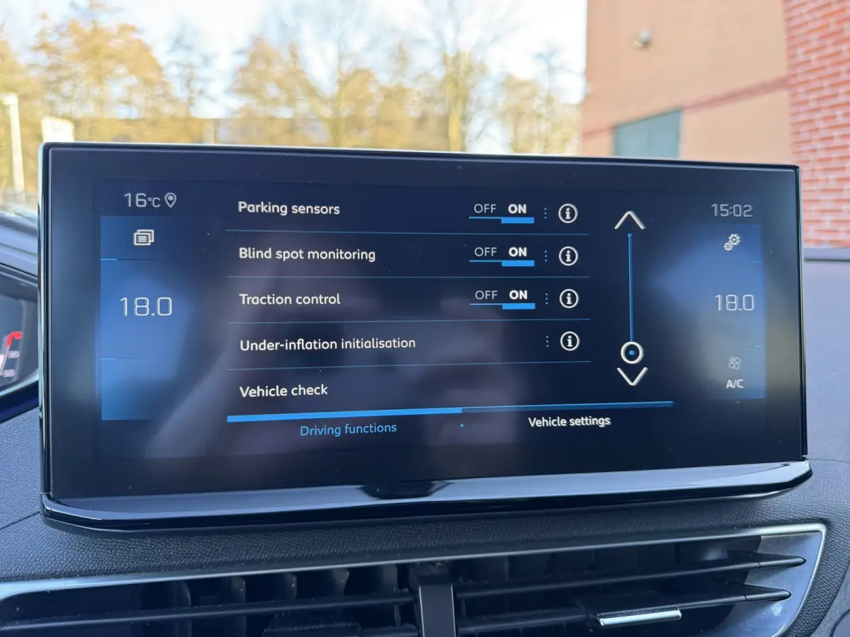 1.2 PureTech Blue Lease Allure 7 Persoons Carplay Navi Camera