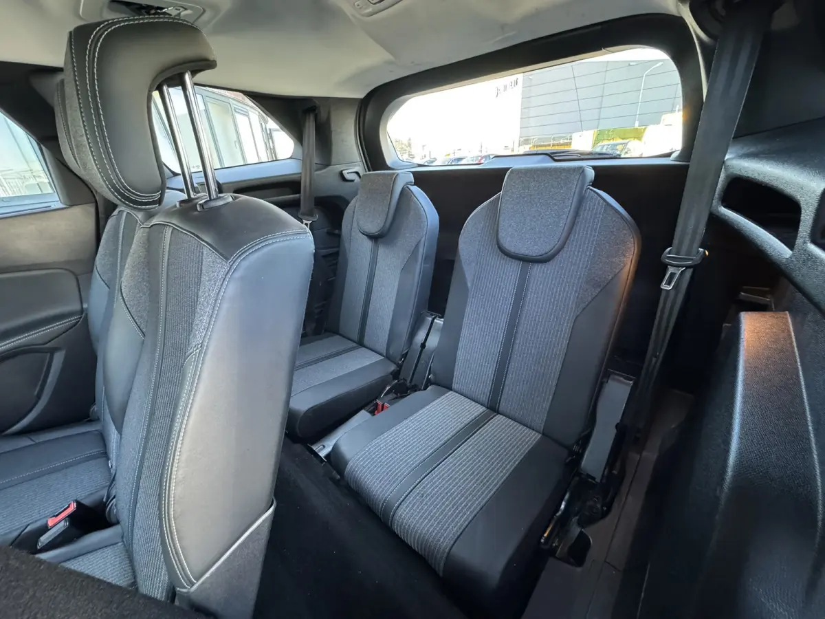 1.2 PureTech Blue Lease Allure 7 Persoons Carplay Navi Camera