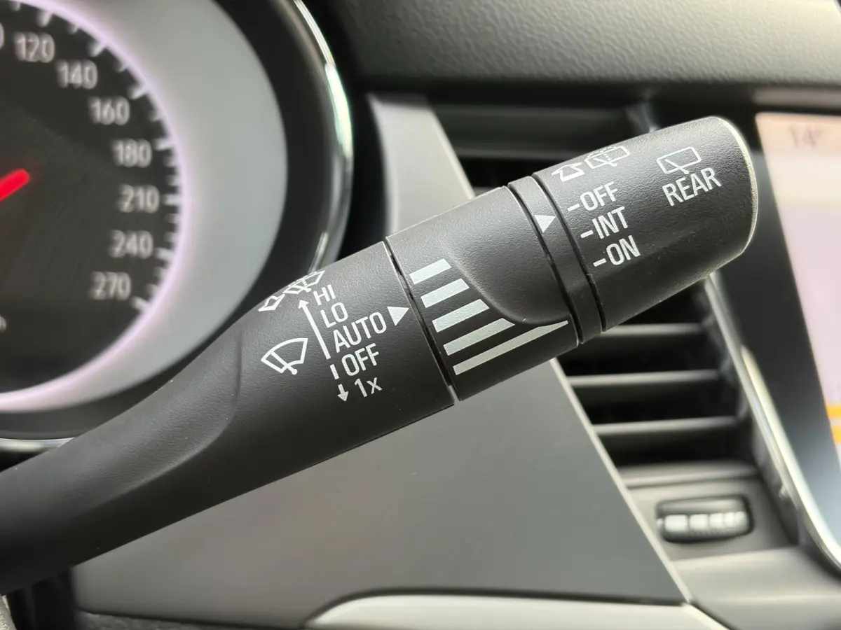 1.0 Online Edition ✓2e Eigenaar✓Trekhaak✓Carplay✓Dealer Onderhouden✓Navi✓105pk✓Pdc V+A✓Clima✓Cruise✓Lm velgen✓N.A.P✓Apk tot 05-2027