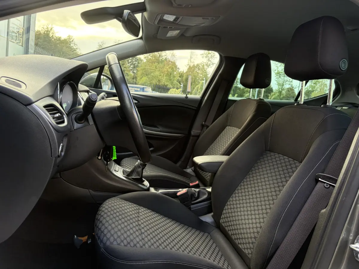 1.0 Online Edition ✓2e Eigenaar✓Trekhaak✓Carplay✓Dealer Onderhouden✓Navi✓105pk✓Pdc V+A✓Clima✓Cruise✓Lm velgen✓N.A.P✓Apk tot 05-2027
