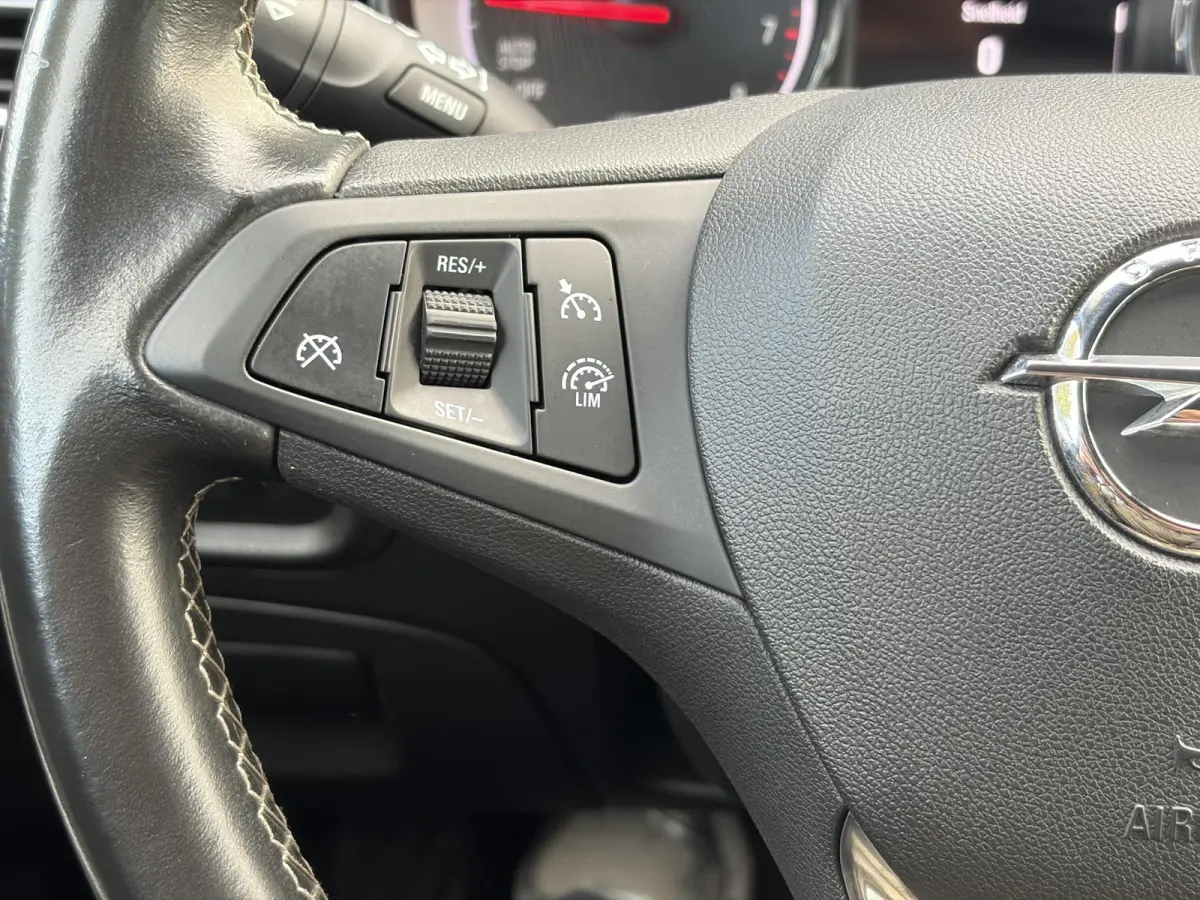 1.0 Online Edition ✓2e Eigenaar✓Trekhaak✓Carplay✓Dealer Onderhouden✓Navi✓105pk✓Pdc V+A✓Clima✓Cruise✓Lm velgen✓N.A.P✓Apk tot 05-2027