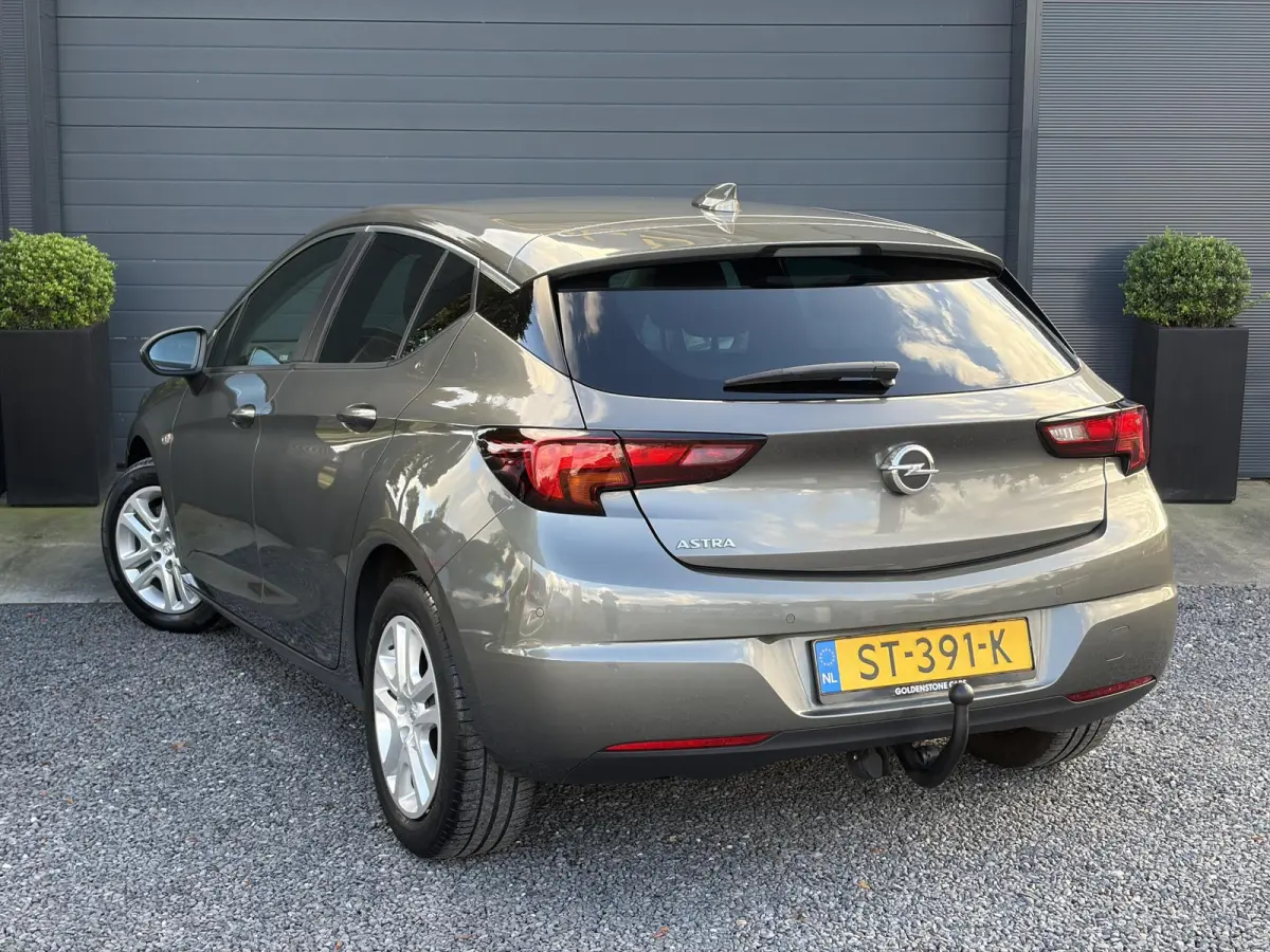 1.0 Online Edition ✓2e Eigenaar✓Trekhaak✓Carplay✓Dealer Onderhouden✓Navi✓105pk✓Pdc V+A✓Clima✓Cruise✓Lm velgen✓N.A.P✓Apk tot 05-2027