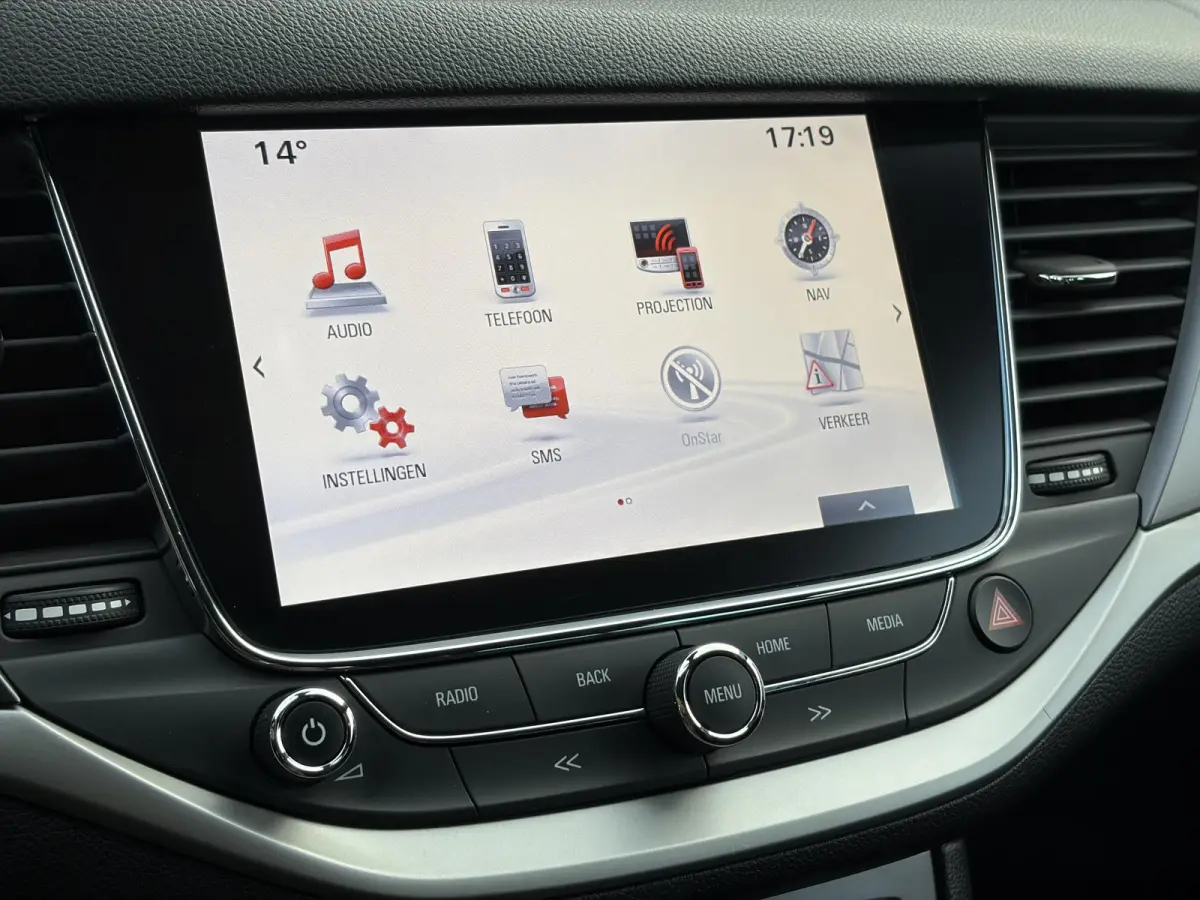 1.0 Online Edition ✓2e Eigenaar✓Trekhaak✓Carplay✓Dealer Onderhouden✓Navi✓105pk✓Pdc V+A✓Clima✓Cruise✓Lm velgen✓N.A.P✓Apk tot 05-2027