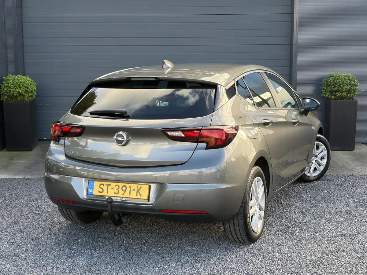 1.0 Online Edition ✓2e Eigenaar✓Trekhaak✓Carplay✓Dealer Onderhouden✓Navi✓105pk✓Pdc V+A✓Clima✓Cruise✓Lm velgen✓N.A.P✓Apk tot 05-2027