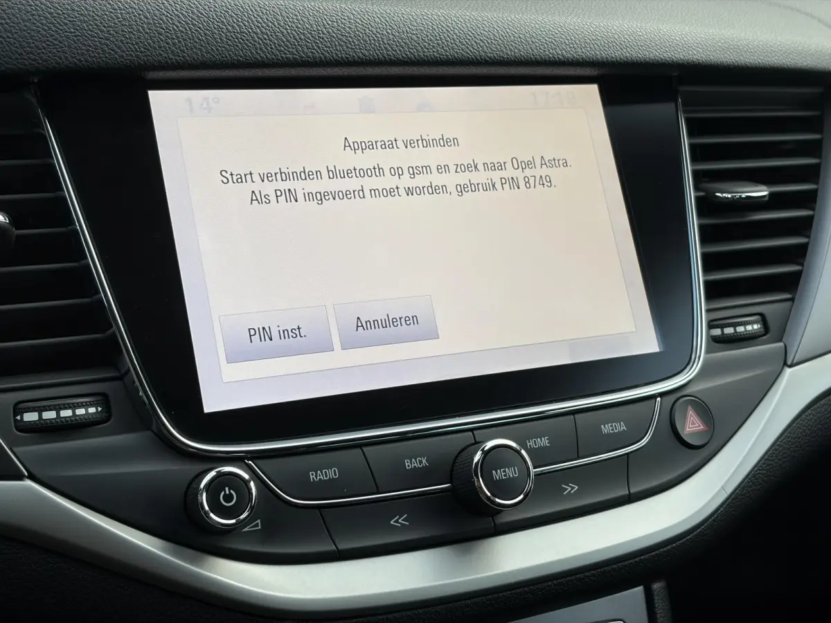 1.0 Online Edition ✓2e Eigenaar✓Trekhaak✓Carplay✓Dealer Onderhouden✓Navi✓105pk✓Pdc V+A✓Clima✓Cruise✓Lm velgen✓N.A.P✓Apk tot 05-2027