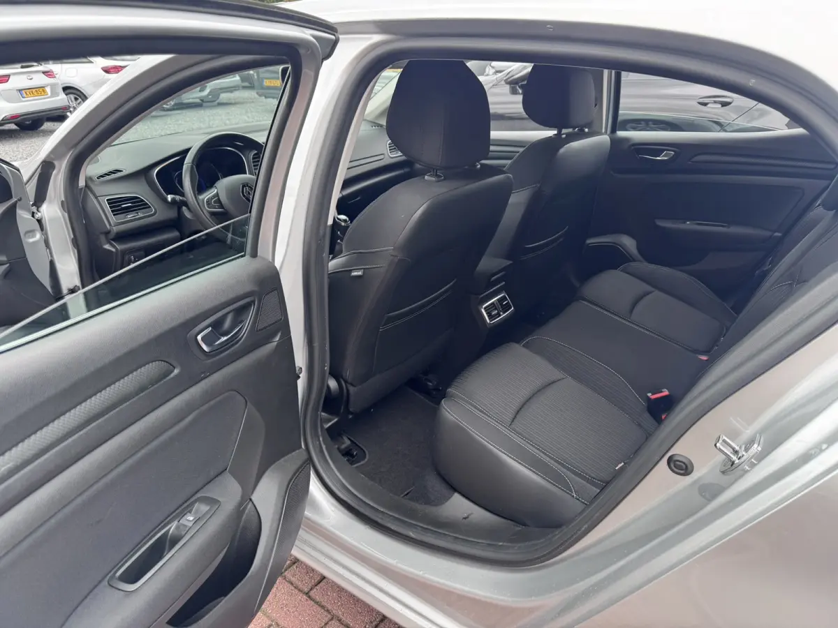 1.5 Blue dCi Limited, Marge, Euro 6, Apple Carplay, PDC,