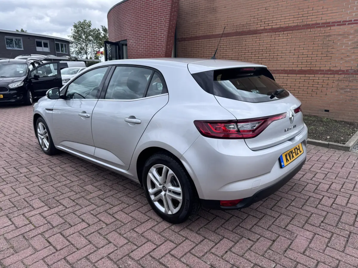 1.5 Blue dCi Limited, Marge, Euro 6, Apple Carplay, PDC,