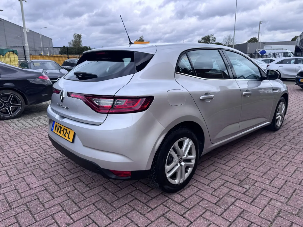 1.5 Blue dCi Limited, Marge, Euro 6, Apple Carplay, PDC,