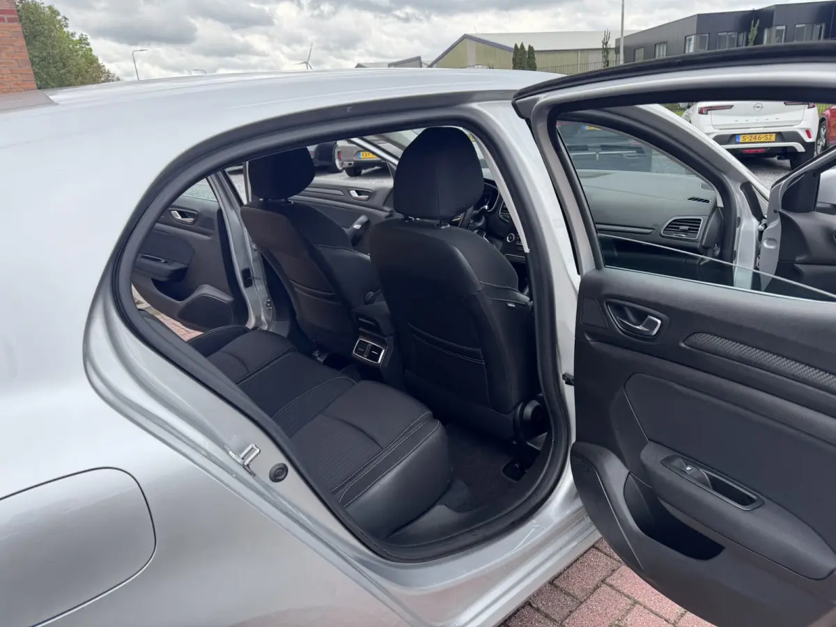 1.5 Blue dCi Limited, Marge, Euro 6, Apple Carplay, PDC,