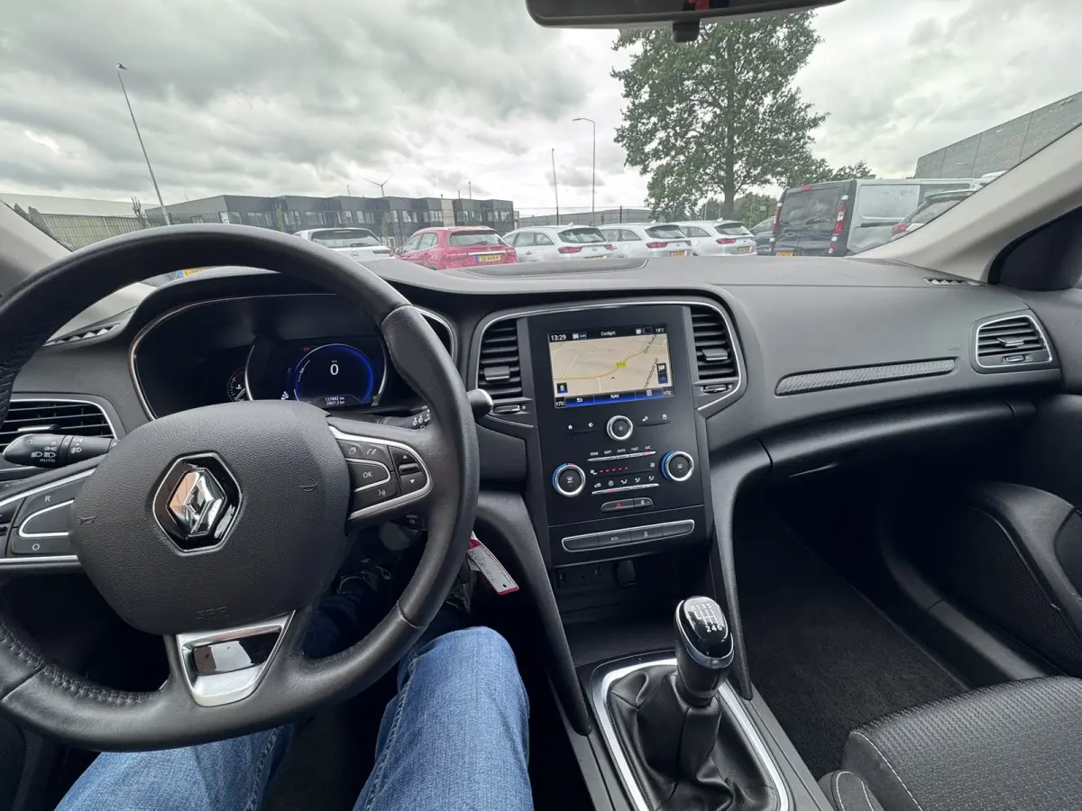 1.5 Blue dCi Limited, Marge, Euro 6, Apple Carplay, PDC,