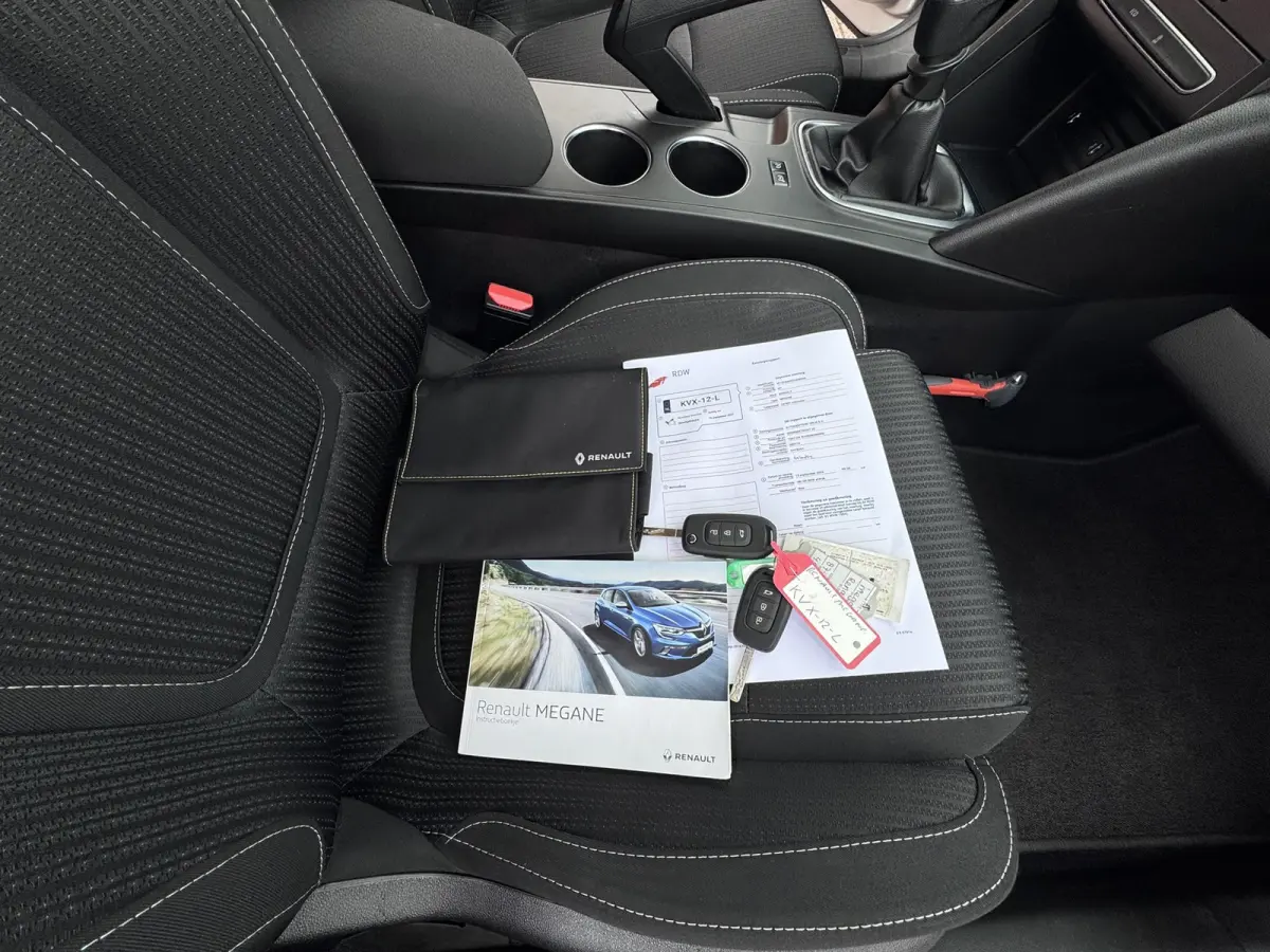 1.5 Blue dCi Limited, Marge, Euro 6, Apple Carplay, PDC,
