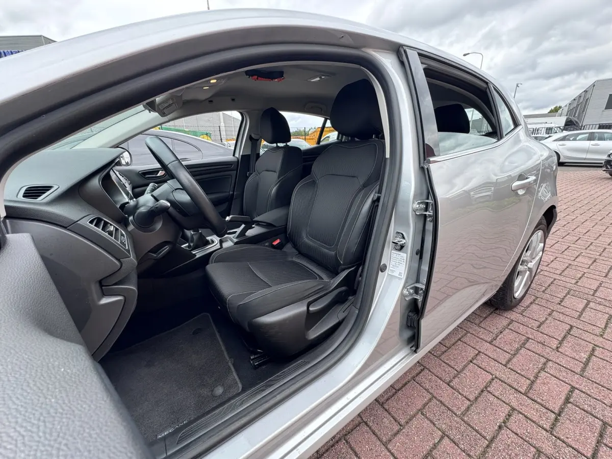 1.5 Blue dCi Limited, Marge, Euro 6, Apple Carplay, PDC,