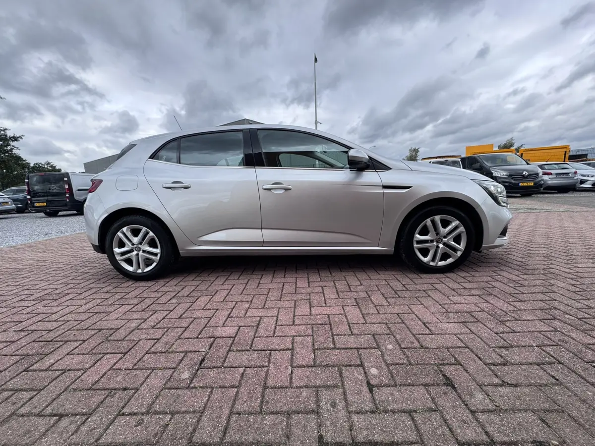 1.5 Blue dCi Limited, Marge, Euro 6, Apple Carplay, PDC,
