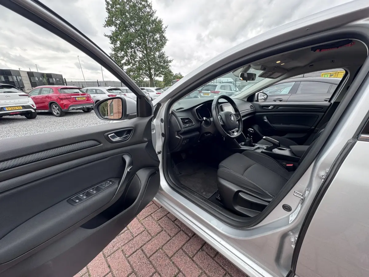 1.5 Blue dCi Limited, Marge, Euro 6, Apple Carplay, PDC,