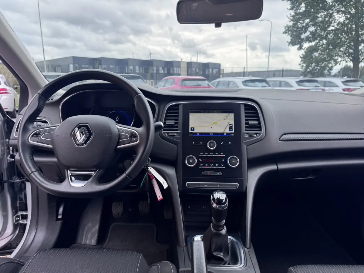 1.5 Blue dCi Limited, Marge, Euro 6, Apple Carplay, PDC,
