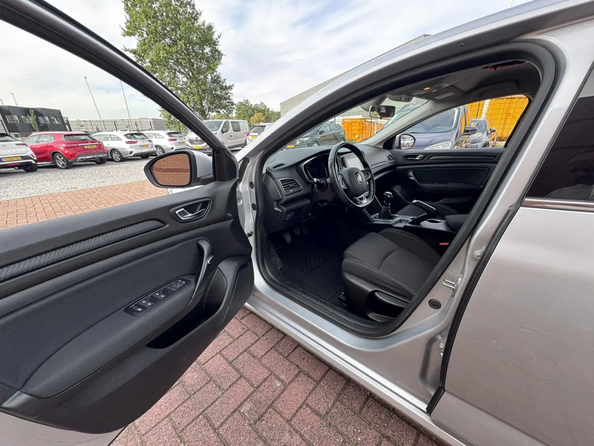1.5 Blue dCi Limited, Marge, Euro 6, Apple Carplay, PDC,