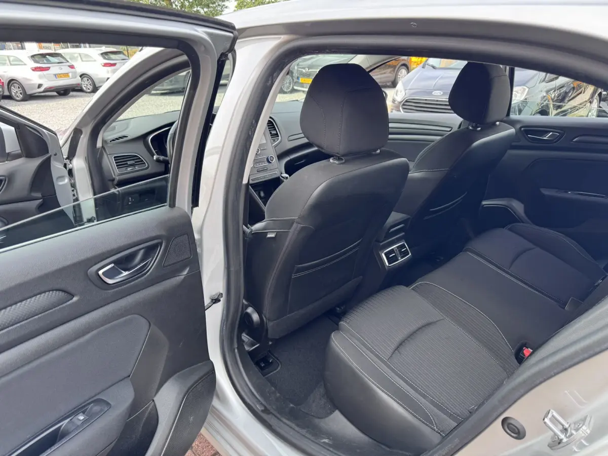 1.5 Blue dCi Limited, Marge, Euro 6, Apple Carplay, PDC,