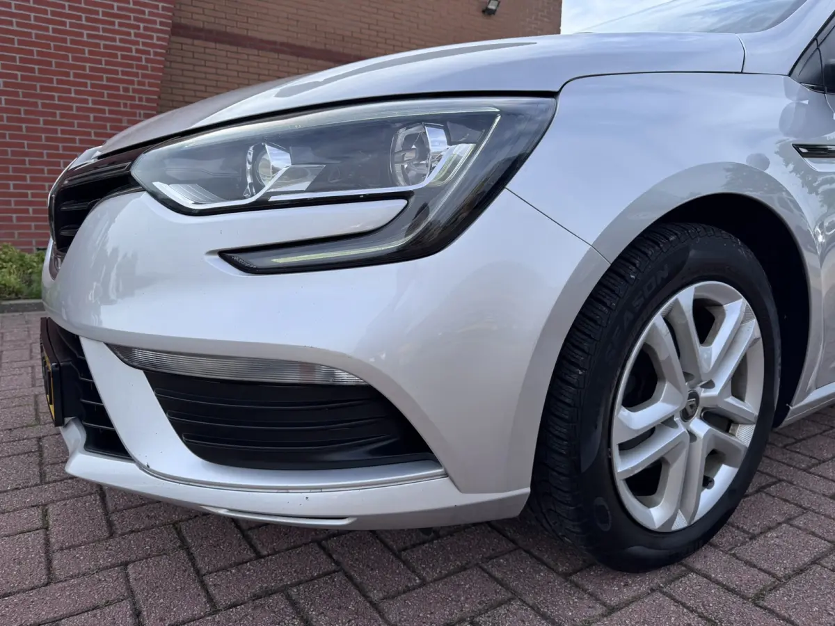 1.5 Blue dCi Limited, Marge, Euro 6, Apple Carplay, PDC,