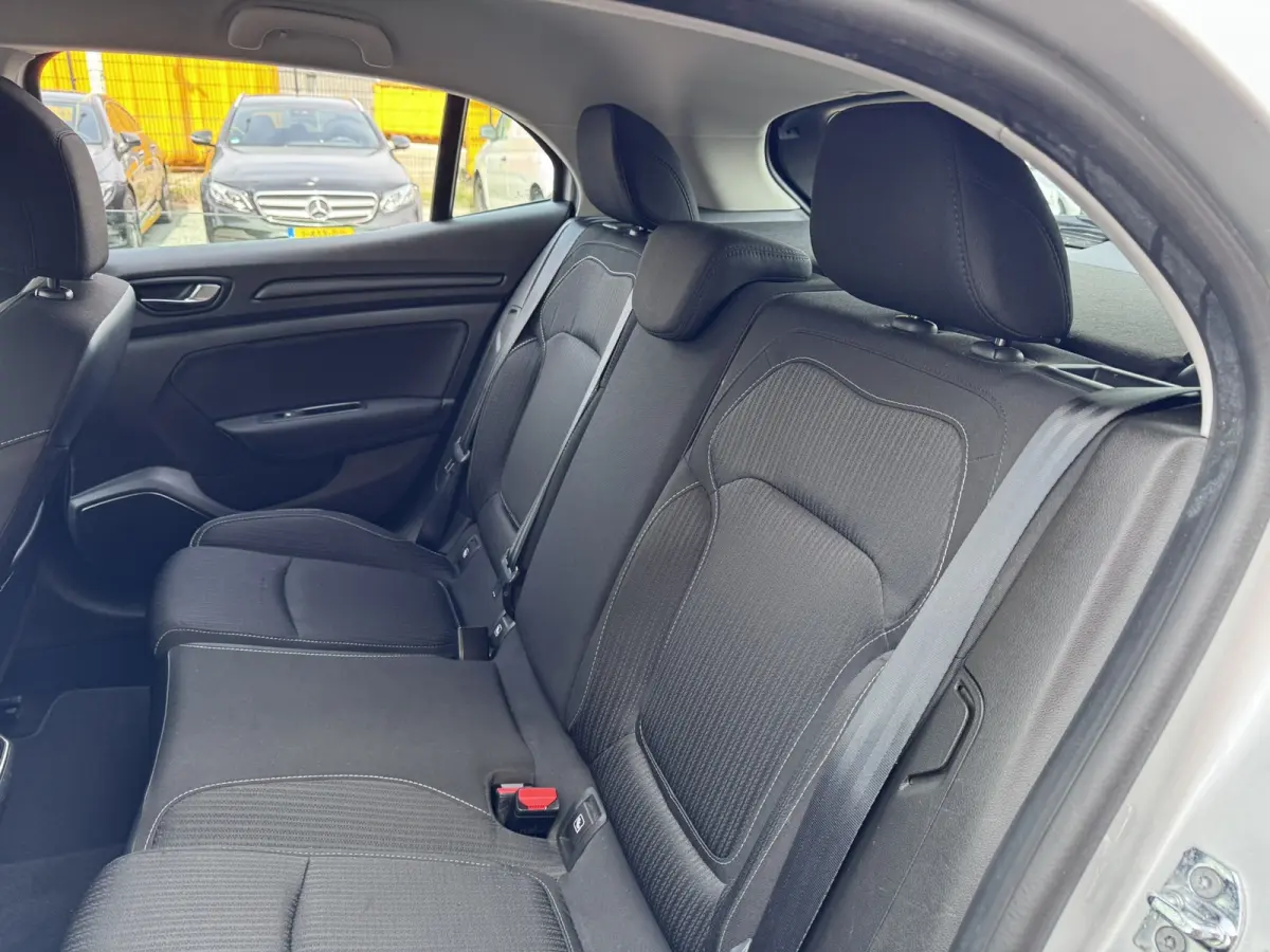 1.5 Blue dCi Limited, Marge, Euro 6, Apple Carplay, PDC,